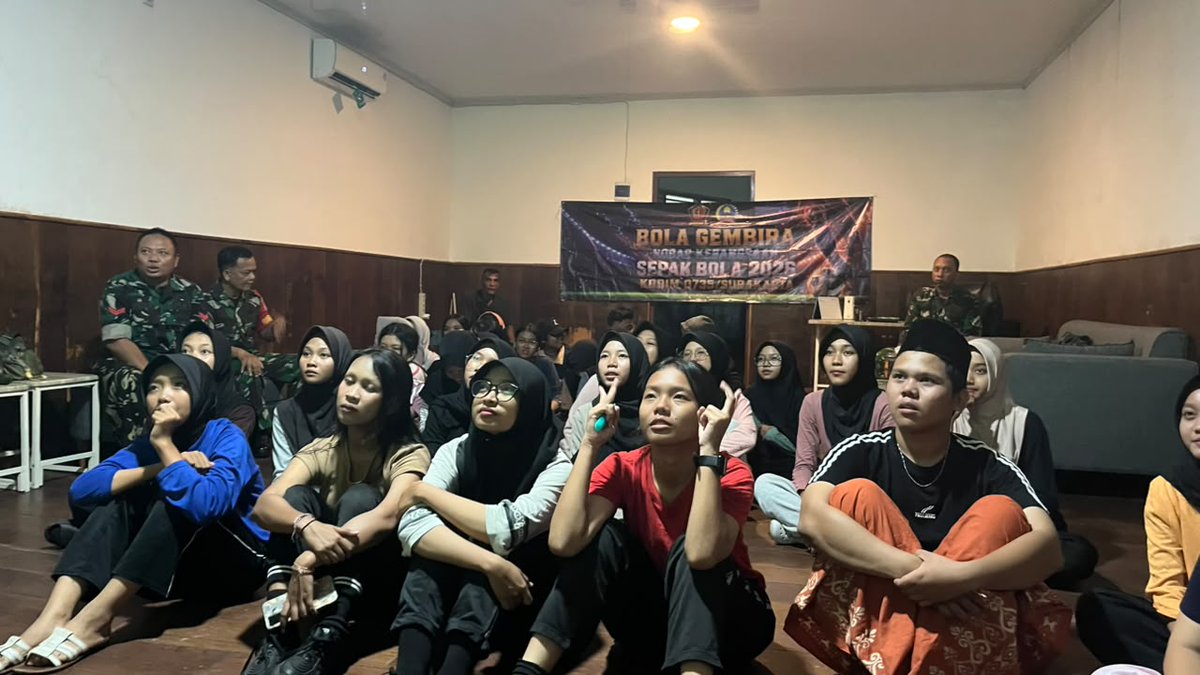 SiLoreng3's tweet photo. Kodim 0735/Surakarta kembali menggelar nonton bersama warga masyarakat bertempat di Ruang Rekreasi Kodim 0735/Surakarta, Jln. A Yani No.349, Kelurahan Kerten, Kecamatan Laweyan, Minggu (12/07/2026). https://t.co/NiyvrNdIMD