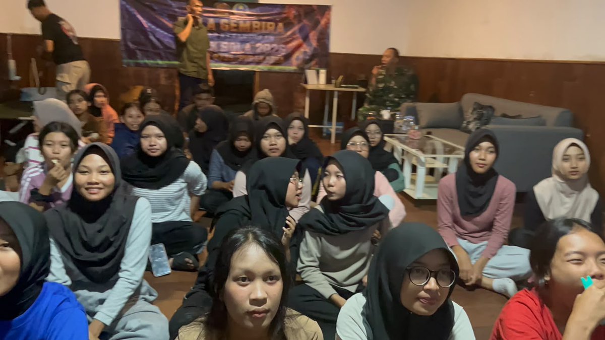 SiLoreng3's tweet photo. Kodim 0735/Surakarta kembali menggelar nonton bersama warga masyarakat bertempat di Ruang Rekreasi Kodim 0735/Surakarta, Jln. A Yani No.349, Kelurahan Kerten, Kecamatan Laweyan, Minggu (12/07/2026). https://t.co/NiyvrNdIMD