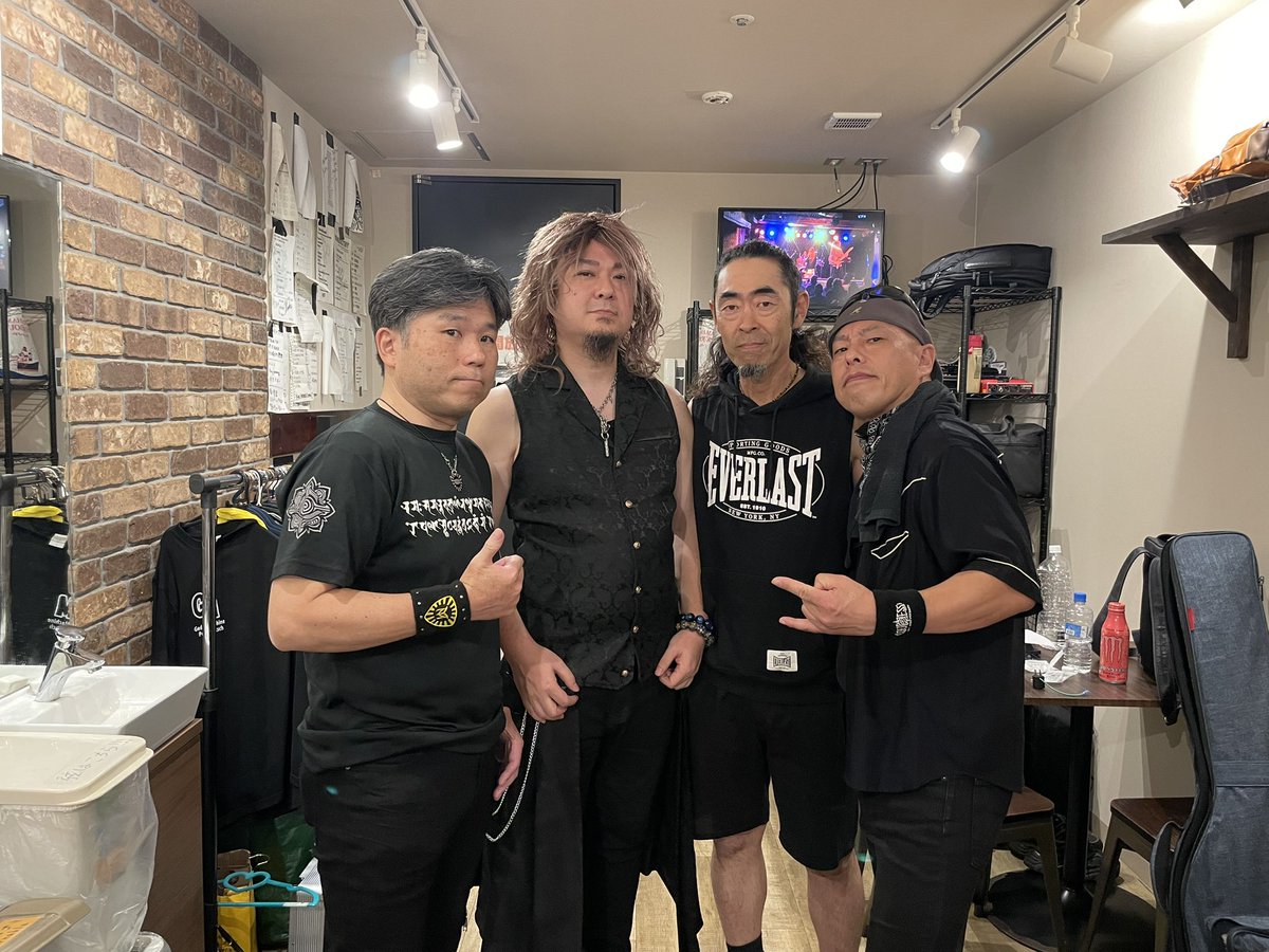 pony8186's tweet photo. Crazy Loud Fes Vol.4 に参加しました。
とても思い出深い一日となりました。
コンディション作りに失敗し、コンディション作りの大切さを学びました。
また村上鍼灸院の先生には治療していただきありがとうございました。
そして、みなさんどうもありがとう!! https://t.co/TwdrWcutCC