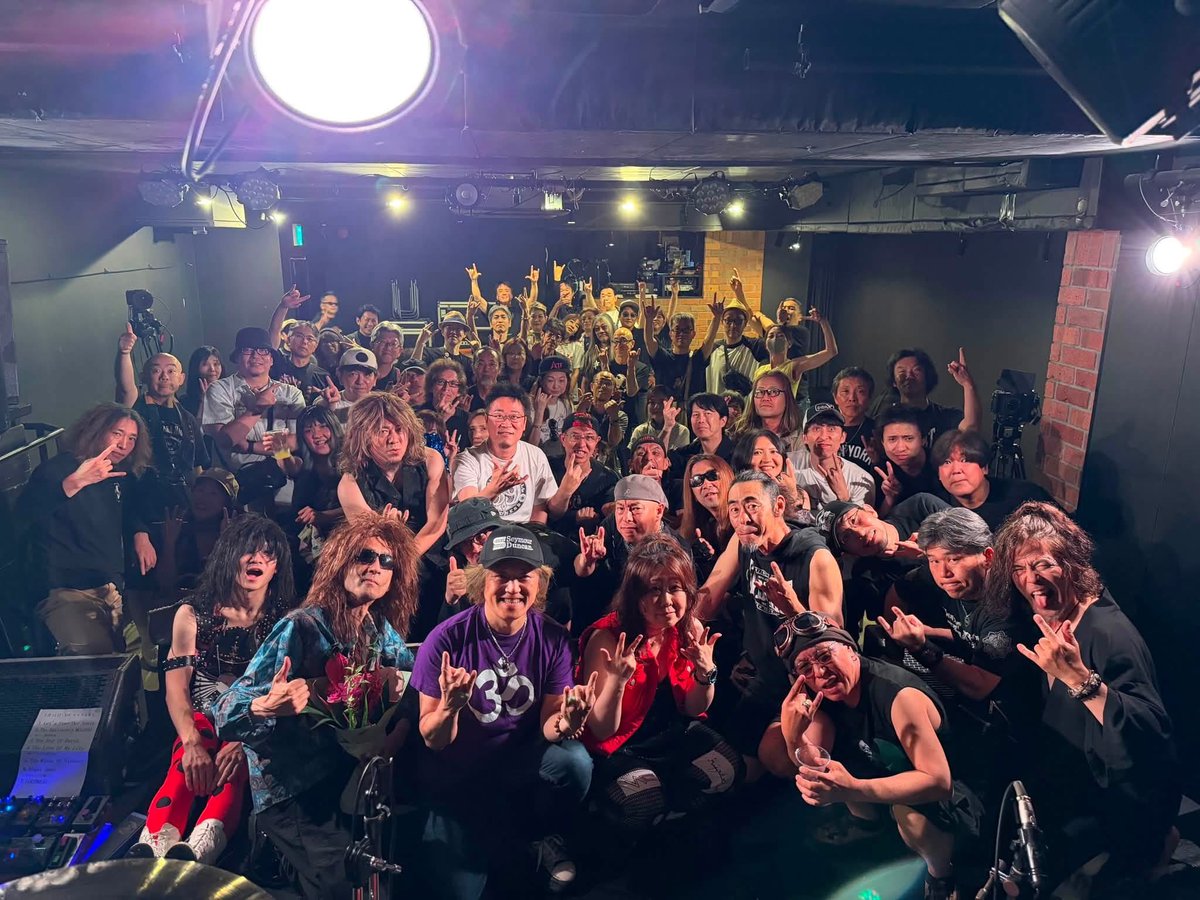 pony8186's tweet photo. Crazy Loud Fes Vol.4 に参加しました。
とても思い出深い一日となりました。
コンディション作りに失敗し、コンディション作りの大切さを学びました。
また村上鍼灸院の先生には治療していただきありがとうございました。
そして、みなさんどうもありがとう!! https://t.co/TwdrWcutCC