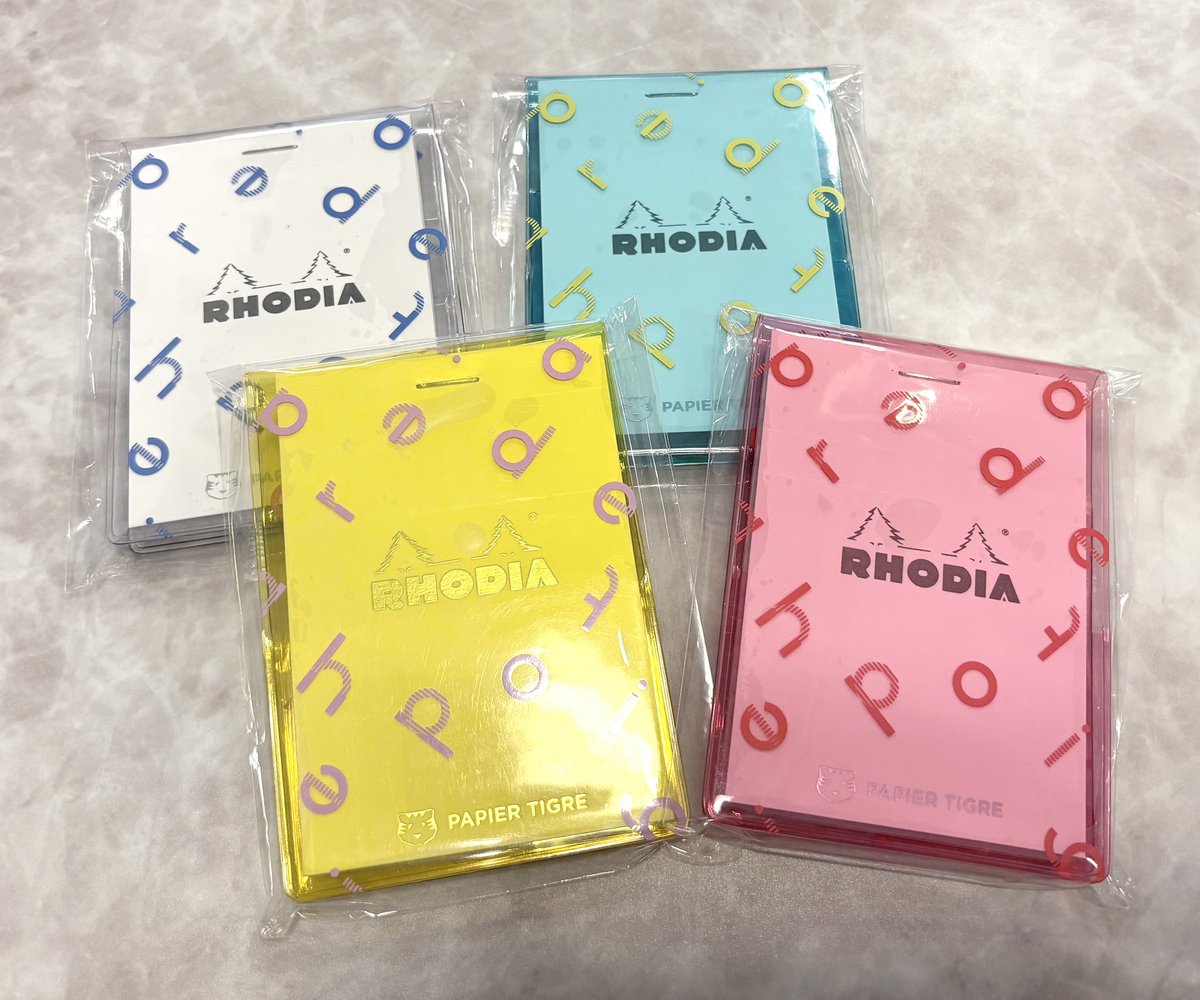 giftioneryDelta's tweet photo. パピエティグルとロディアのコラボ第3弾が入荷しました☀️
今年のトレンドを意識したクリア素材と遊び心あふれるタイポグラフィが融合した、夏に爽やかなコレクションです☺️
#文房具 #bungu #ステーショナリー #パピエティグル #ロディア #梅田デルタ https://t.co/ALeLMyomv1