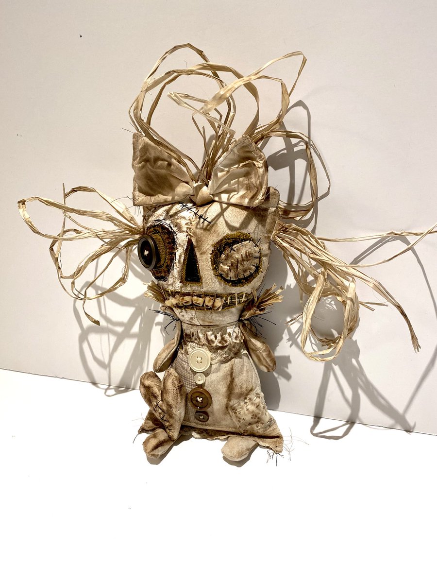 JunkerJane's tweet photo. New!
Folk horror ish creep💀🖤💀
The Field Haunt and her dolly 
https://t.co/y4oDjCOpqe https://t.co/XlBPvkgN89