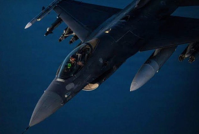 MillitaryStan's tweet photo. 🚨 Breaking: 

🇺🇸🇮🇷 The U.S. has launched a third round of strikes against Iran.
 
Do you support this action?

🔘 Yes 
🔘 No https://t.co/JkI4NoORfP