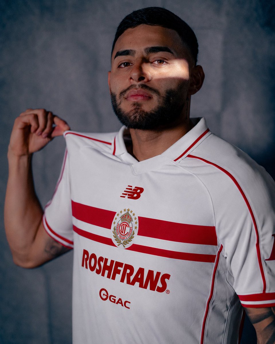 danielsanchez9_'s tweet photo. Creen que para la camisa de visitante solo inviertan los colores? #diablostwitteros https://t.co/aLO6GaZ7vF