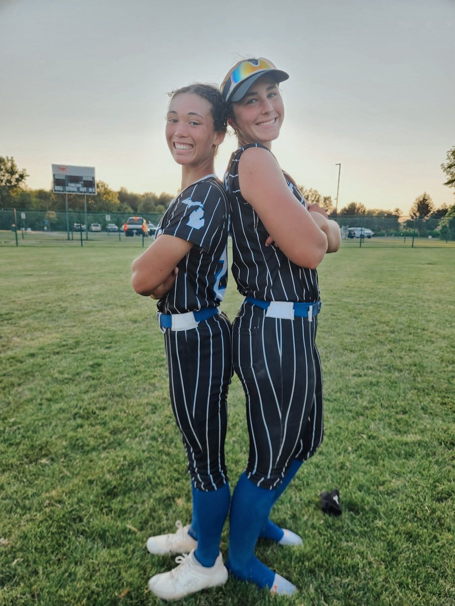 delanied25's tweet photo. I 💙 THIS FEELING!!!! Championship Sunday 🔜🔜 Adult field 4 at 9:45 am tomorrow!! See ya there ✌🏻 https://t.co/iFPnklcscq