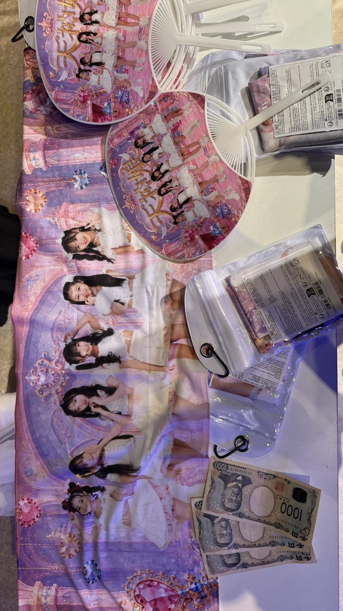 タオルとうちわグッズ