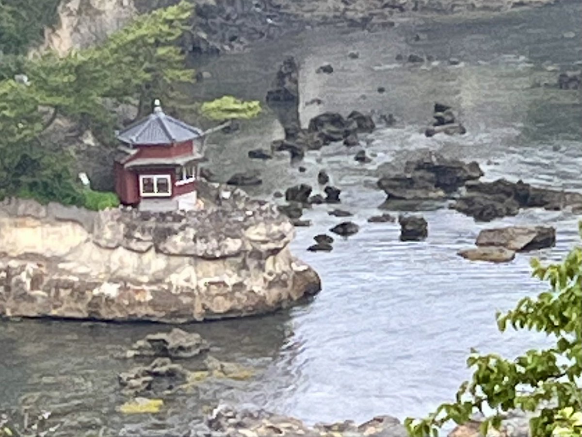 glycan0230's tweet photo. 五浦で朝活 五浦美術館と六角堂

#常陸幻想巡遊 https://t.co/kfR1ljLmTM