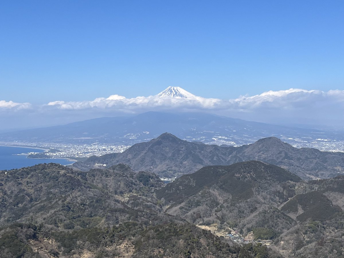 8bov8's tweet photo. Ao Terrace offers breathtaking views of Mt. Fuji and Suruga Bay, and the Blue Cave amazes visitors with its crystal-clear blue water. One of my favorite places in Japan! 🇯🇵✨ https://t.co/rEhM84L4Ov
