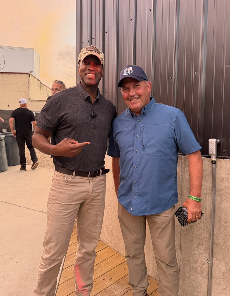 John James tweet media