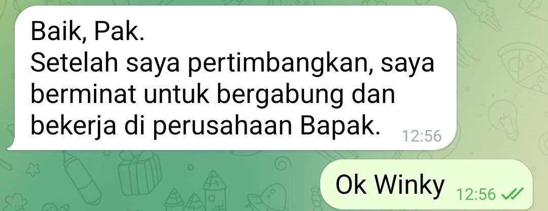 MrOngDedy's tweet photo. Rabu lalu, nawarin salah satu anak magang di kantor ku, untuk jadi staff fulltime sebagai programmer.

Bukan karna lagi butuh, tapi setelah ngobrol dengan salah satu staff senior ku, anak ini selama magang itu bagus. Task yang kita minta dia explore, emang dikerjakan dengan baik. Antusias juga. Ga perlu diarahkan, dia punya inisiatif yang cukup.

Saya sempat meeting bareng dia juga membahas 1 modul yang dia ikut bantu kerjakan.

Saya cukup impress. Untuk ukuran mahasiswa, ya dia oke.

Saya ga interview lagi. Cukup deal soal gaji aja via chat dan sampaikan beberapa poin terkait job description dia.

Dia sempat ngasih beberapa pertanyaan ke saya. Saya jawab.

Dia pertimbangkan. Trus kurang dari 1 jam, kami deal.

Winky udah mulai kerja per hari Jumat yang lalu.

_

Ada orang yang dapet kerjanya gampang. Ada yang kurang beruntung dan butuh waktu lama untuk bisa keterima.

Kalo kita kaitkan dengan hoki, ada 4 jenis keberuntungan (dalam buku The Luck Factor):
1. Blind Luck
2. Luck from Motion
3. Luck from Awareness
4. Luck from Uniqueness

Menurut ku, anak magang ini hoki karna faktor yang ke-2.

Maksudnya apa? Silakan nanya-nanya ke AI aja.

Makes sense ya.