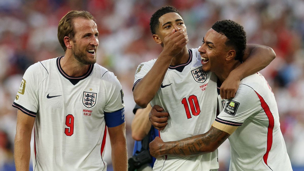 ActuFoot_'s tweet photo. FRANCE. 🇫🇷

ARGENTINE. 🇦🇷

ESPAGNE. 🇪🇸

ANGLETERRE. 🏴󠁧󠁢󠁥󠁮󠁧󠁿

LE TOP 4 DU CLASSEMENT FIFA.

L'ÉLIXIR DU FOOTBALL, LE CARRÉ ROYAL EST BIEN LÀ...

LES 4 FAVORIS VONT S'AFFRONTER EN DEMI-FINALES DE LA COUPE DU MONDE ! ✨🤩

C’est l’heure de régler ses comptes. 🍿 https://t.co/BkEn6NMHPS