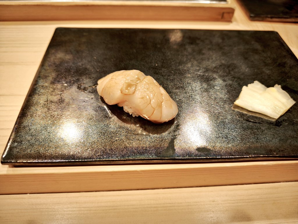 kokishitan's tweet photo. すし はん🍣
銀座で9900円とリーズナブル。大将とサービススタッフさんのサービスレベルは高い。居心地も良い。味はまあまあ。イカ美味しかった。 https://t.co/GJQy2s39vD