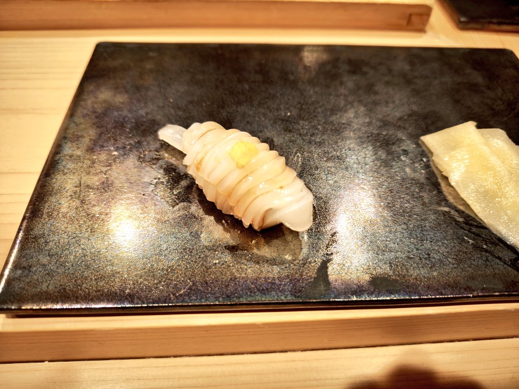 kokishitan's tweet photo. すし はん🍣
銀座で9900円とリーズナブル。大将とサービススタッフさんのサービスレベルは高い。居心地も良い。味はまあまあ。イカ美味しかった。 https://t.co/GJQy2s39vD