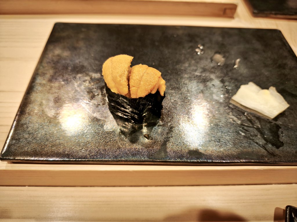 kokishitan's tweet photo. すし はん🍣
銀座で9900円とリーズナブル。大将とサービススタッフさんのサービスレベルは高い。居心地も良い。味はまあまあ。イカ美味しかった。 https://t.co/GJQy2s39vD