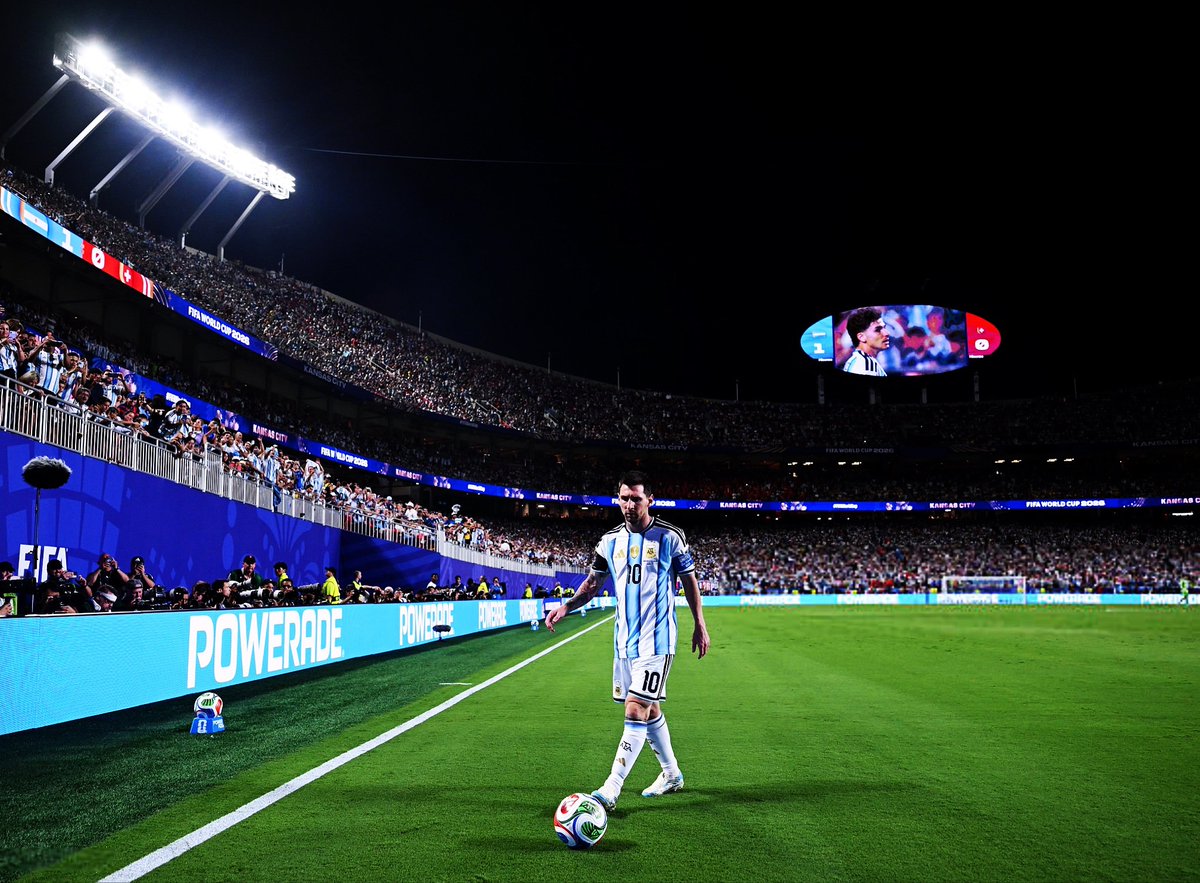 HihQualit's tweet photo. Lionel Messi 🐐😮‍💨🩵

#FIFAWorldCup | #ARGSUI https://t.co/9knge7ytN3