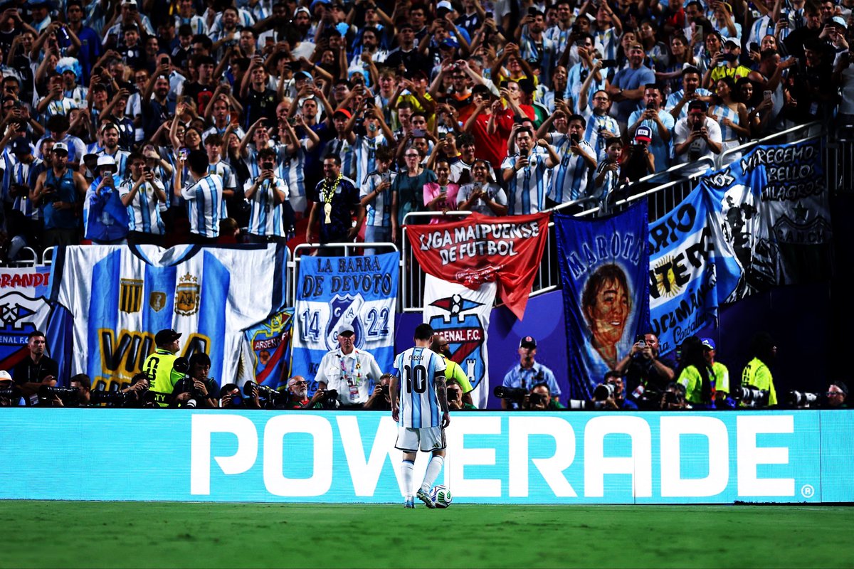 HihQualit's tweet photo. Lionel Messi 🐐😮‍💨🩵

#FIFAWorldCup | #ARGSUI https://t.co/9knge7ytN3