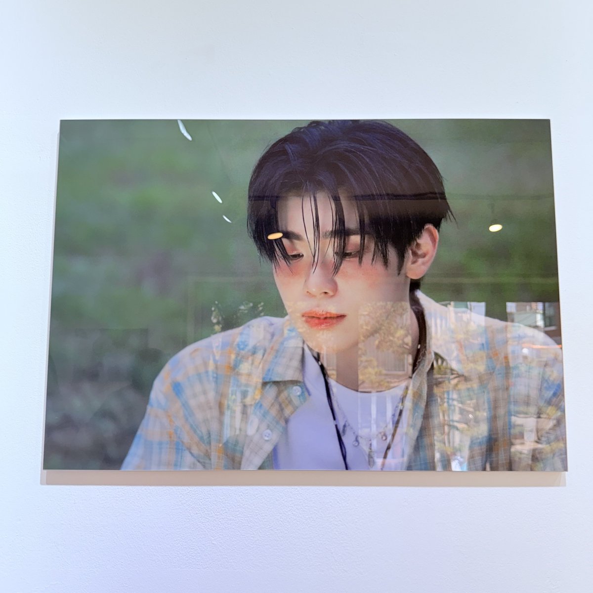 kongchae6's tweet photo. 태래 개잘생겼어........ 전시보고 입덕함 https://t.co/4TbqZUAV0Z
