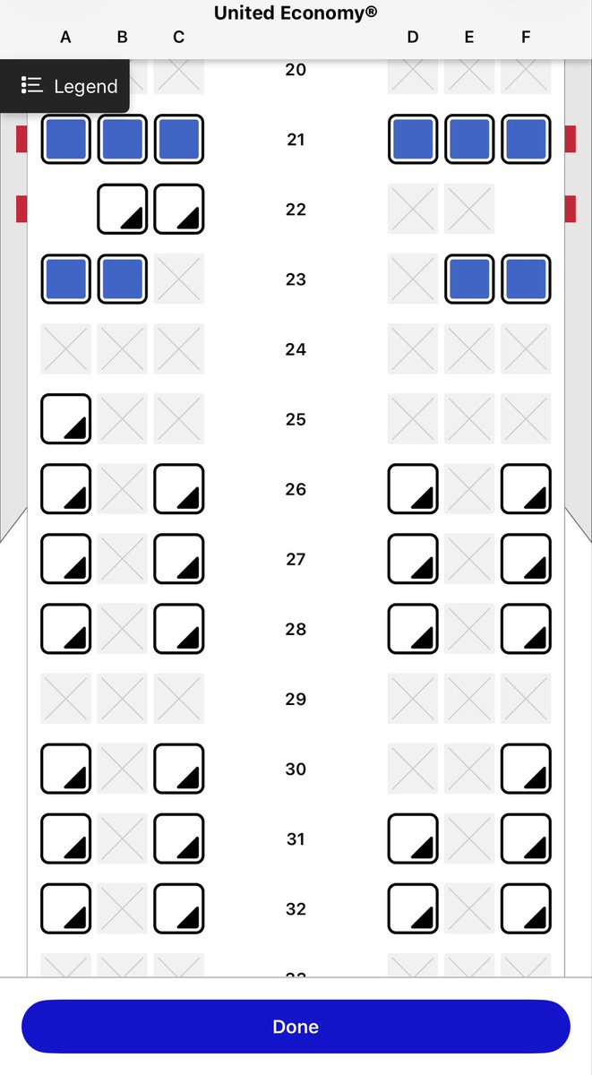 flyandfix's tweet photo. 来週乗る予定のユナイテッド航空便後方座席の状況🤣これグループ客ですよね。しかもかなり楽観主義者。当日どうなるか見てみよう🧐 https://t.co/UJWLhLvsuy