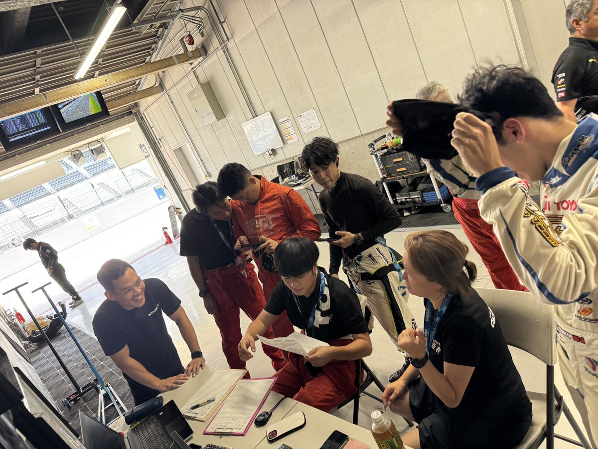 CFAI_AE86's tweet photo. 決勝レース中‼️
チームみんなで頑張ります❤️
@M84817559 @eijiro_5130 @yasu458s https://t.co/ay6qfncPlJ