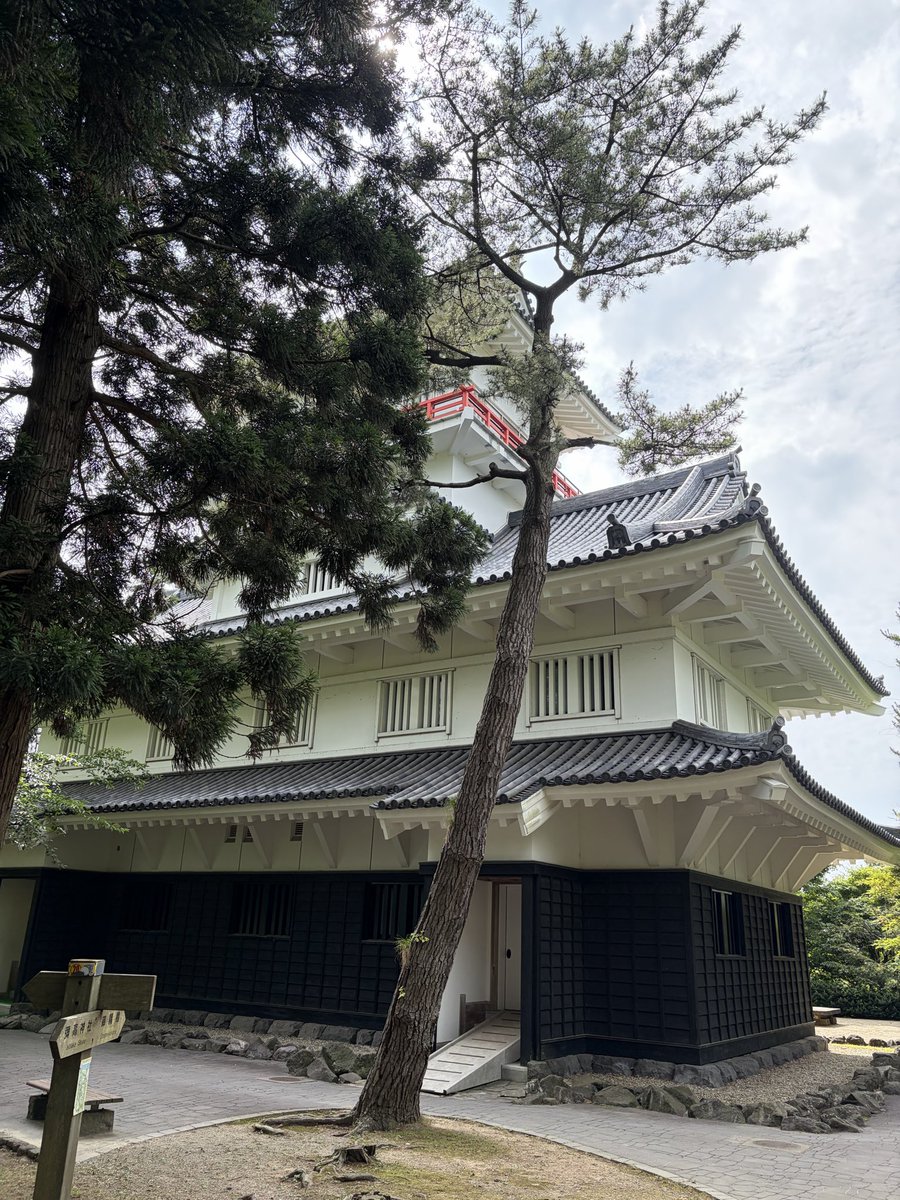 zm99999's tweet photo. 千秋公園、にて。 https://t.co/2zuKw6p8Bc