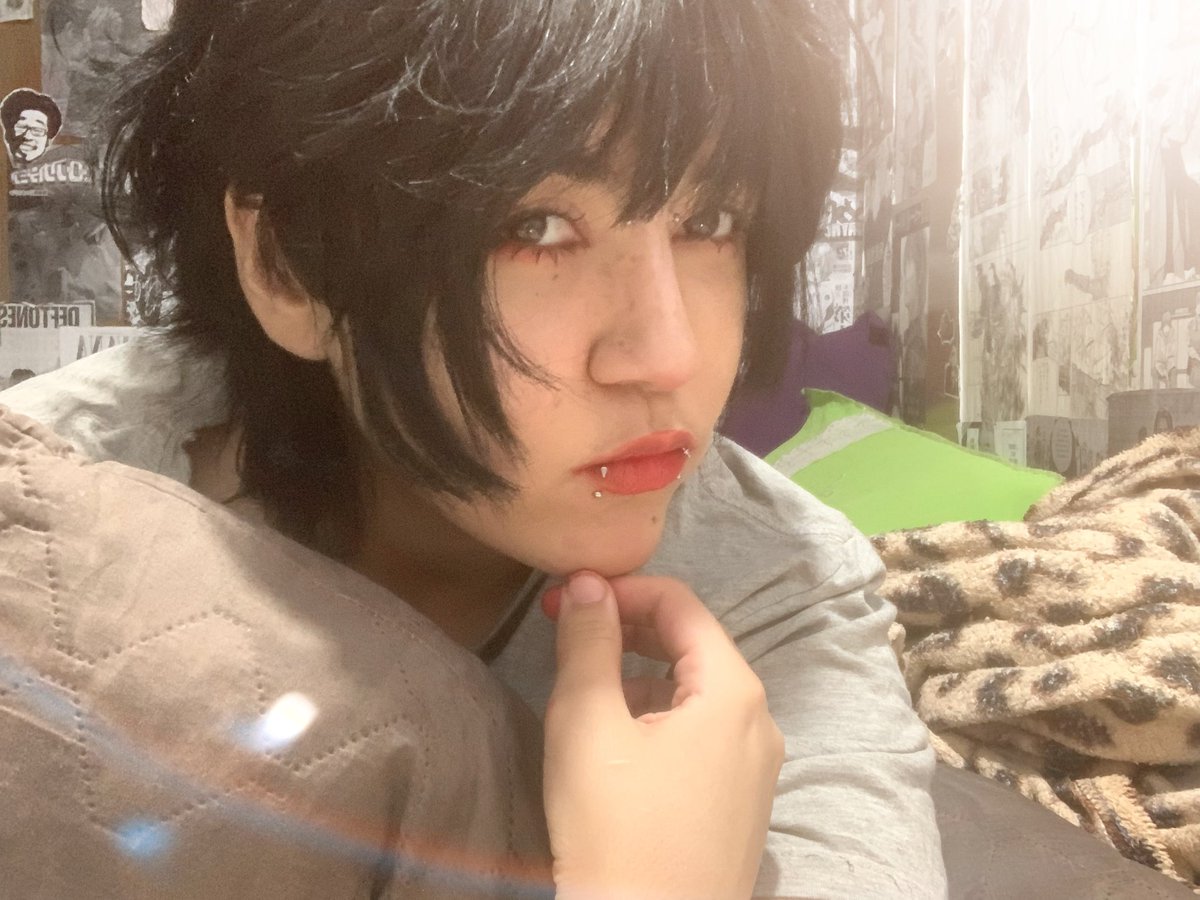scarnooc's tweet photo. princeso emo vampiro algm me alimenta com sangue https://t.co/hSDFVcPNxb