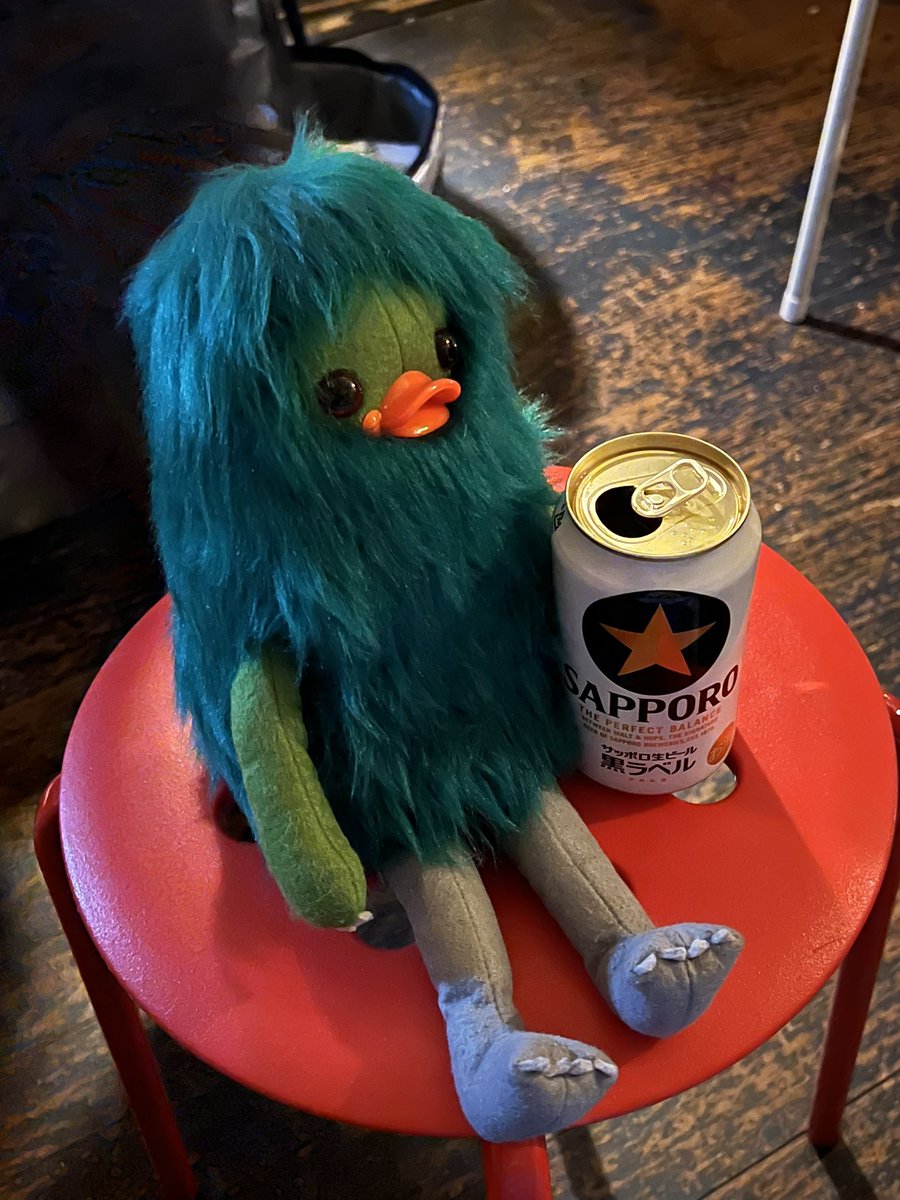 namatan56_sub's tweet photo. キューちゃんは昨日も酒を飲み、マコちゃんのグーがかわいいからとグイグイ絡み（マコちゃんのグーはドン引き）騒ぐだけ騒いで潰れて寝た https://t.co/DVPaTDPRHv