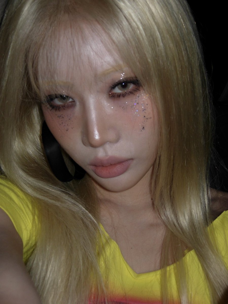 unchaein's tweet photo. this facecard oh my godddd lippie https://t.co/0aaJgJpsTd