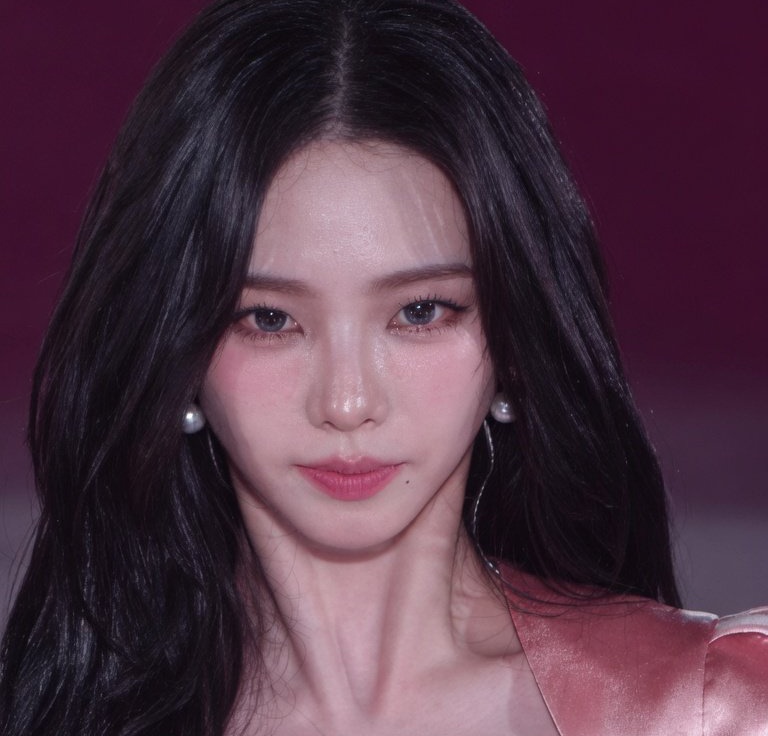 butterflyflyye's tweet photo. Karina face card🥵 https://t.co/nivgpxB4qB