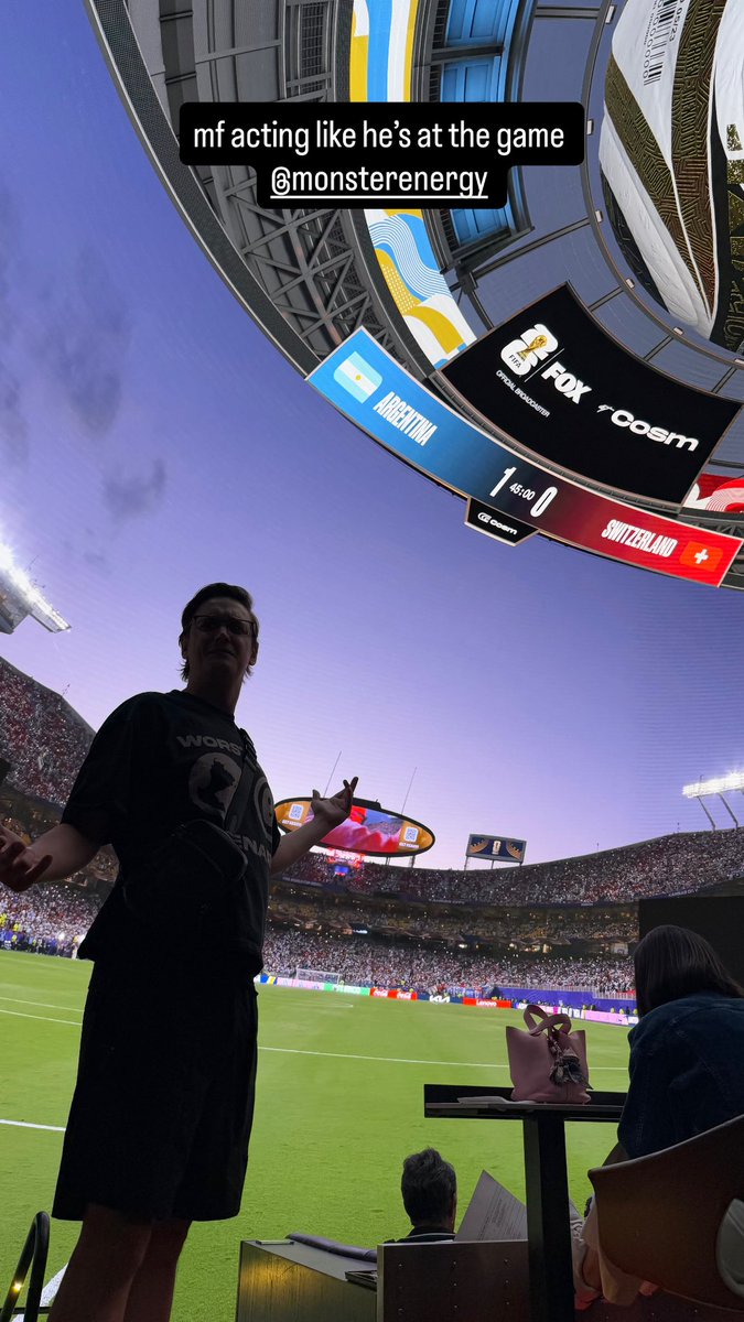 JERICHO's tweet photo. watching peak footy thanks to @MonsterGaming, insane viewing experience man https://t.co/1odx7dbOyG