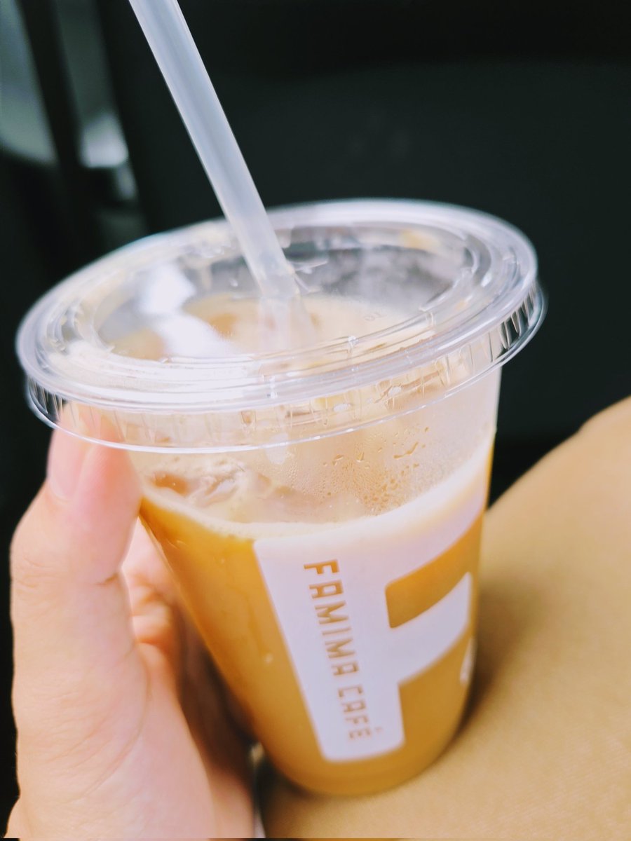 kmnmnyan's tweet photo. リベンジコーヒー🥤
装着完了！ やったー！ オシャレ！ https://t.co/cleEqmZZj7