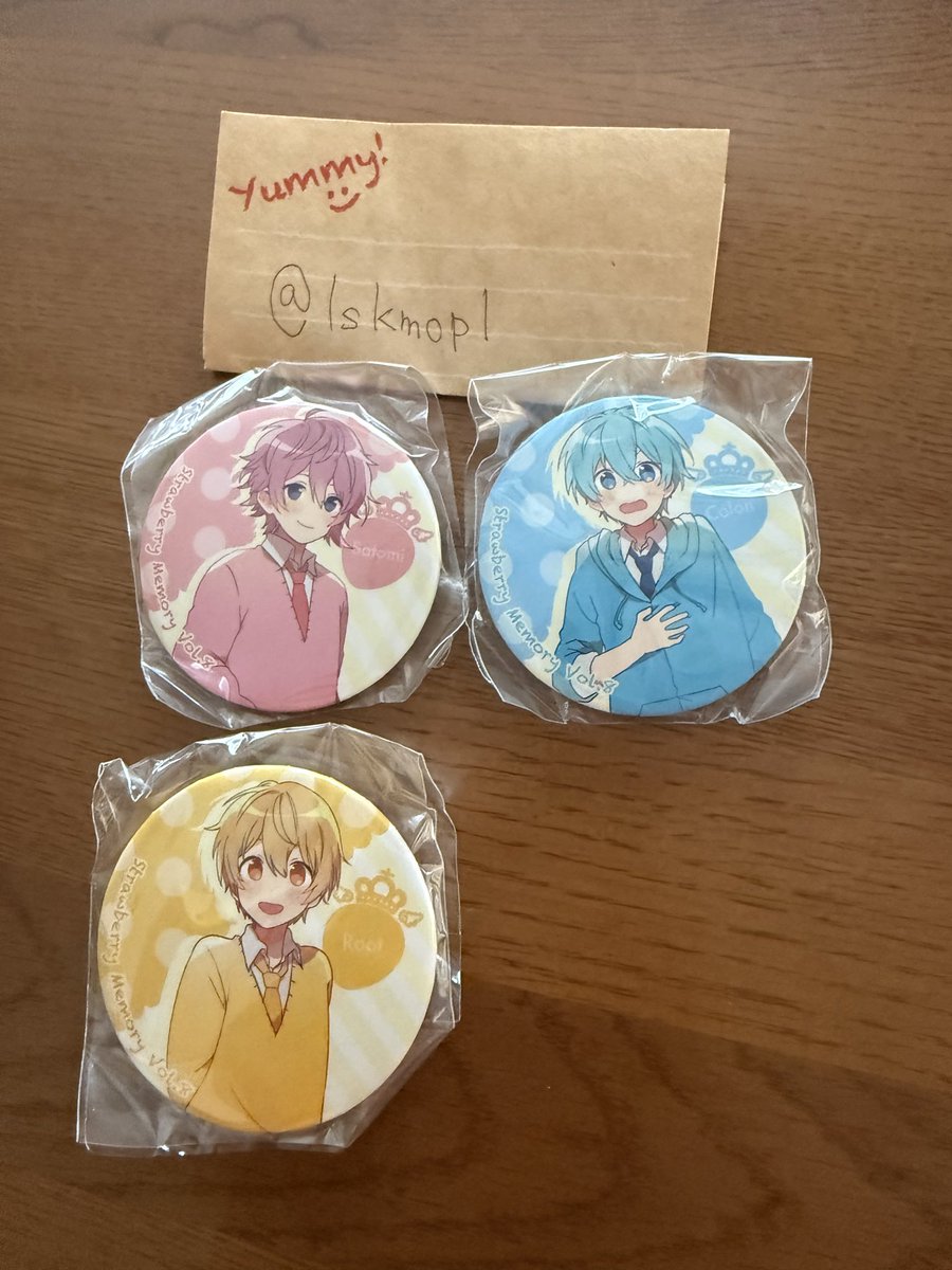 lskmopl's tweet photo. すとぷり復刻缶バッチ交換

譲　画像のもの
求　4枚目の丸がついてない❤️くんならどれでも可（同じシリーズでお願いします）
郵送のみ
 #すとぷりグッズ交換 https://t.co/Rdkfrv0nzU