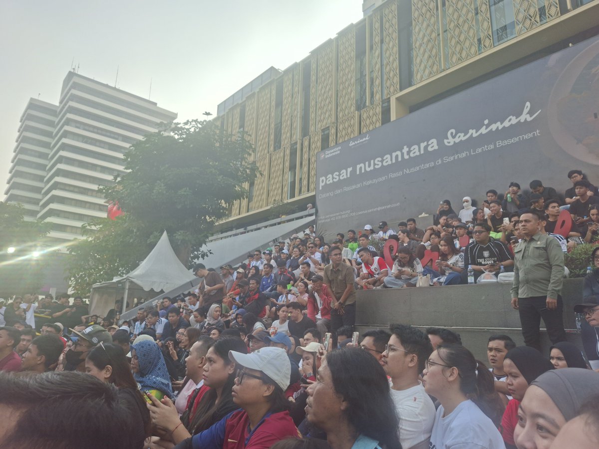 stravenues's tweet photo. CFD sembari nonton bola di ruang publik adalah kenikmatan yang hakiki https://t.co/j3DM1tff2U