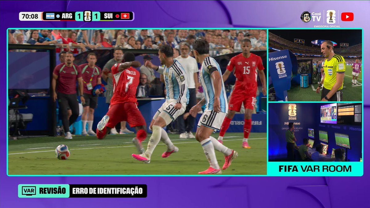 Caraca_Alex's tweet photo. Talvez o jogador mais burro da Copa do Mundo… Embolo da Suíça complica a vida da sua Seleção, em que estava dominando o jogo.

E o mais bizarro é que vai ter gente que vai falar que o lance não era para 2º amarelo… 

#embolo #worldcup #copadomundo https://t.co/xK4zwWZKMG