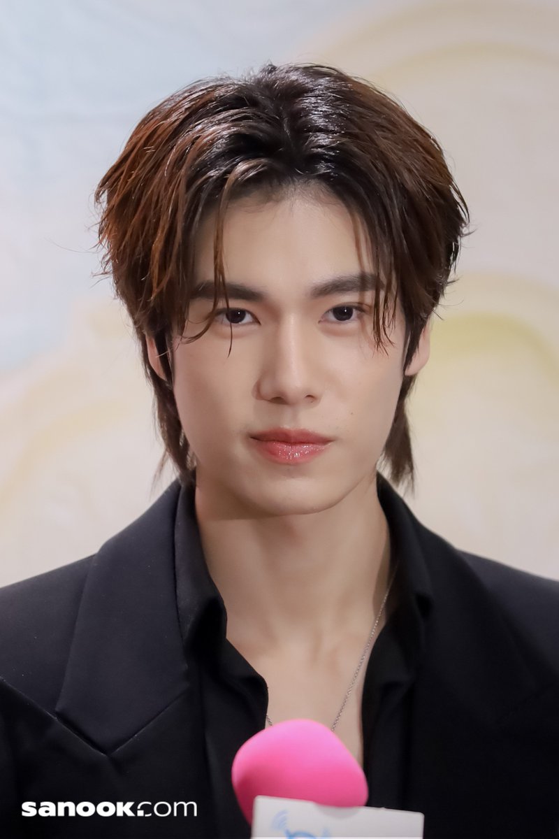 Sanook's tweet photo. เติมคุณลูกพีชยิ้มหวานกันยังงงง 🍑✨️

ภูวินทร์ ในงาน "มีสติแล้วลูกพีช Peach and Me Premiere Night" ✨️

🔗https://t.co/IXGTGvM64n
🔗https://t.co/oHADWKU8qt
🔗https://t.co/gU4DcFD5c5

#PeachAndMeSeriesEP1
#PeachAndMeSeries
#ppnaravit #phuwintang 
 #ปอนด์ภูวินทร์ #PondPhuwin 
 #sanook