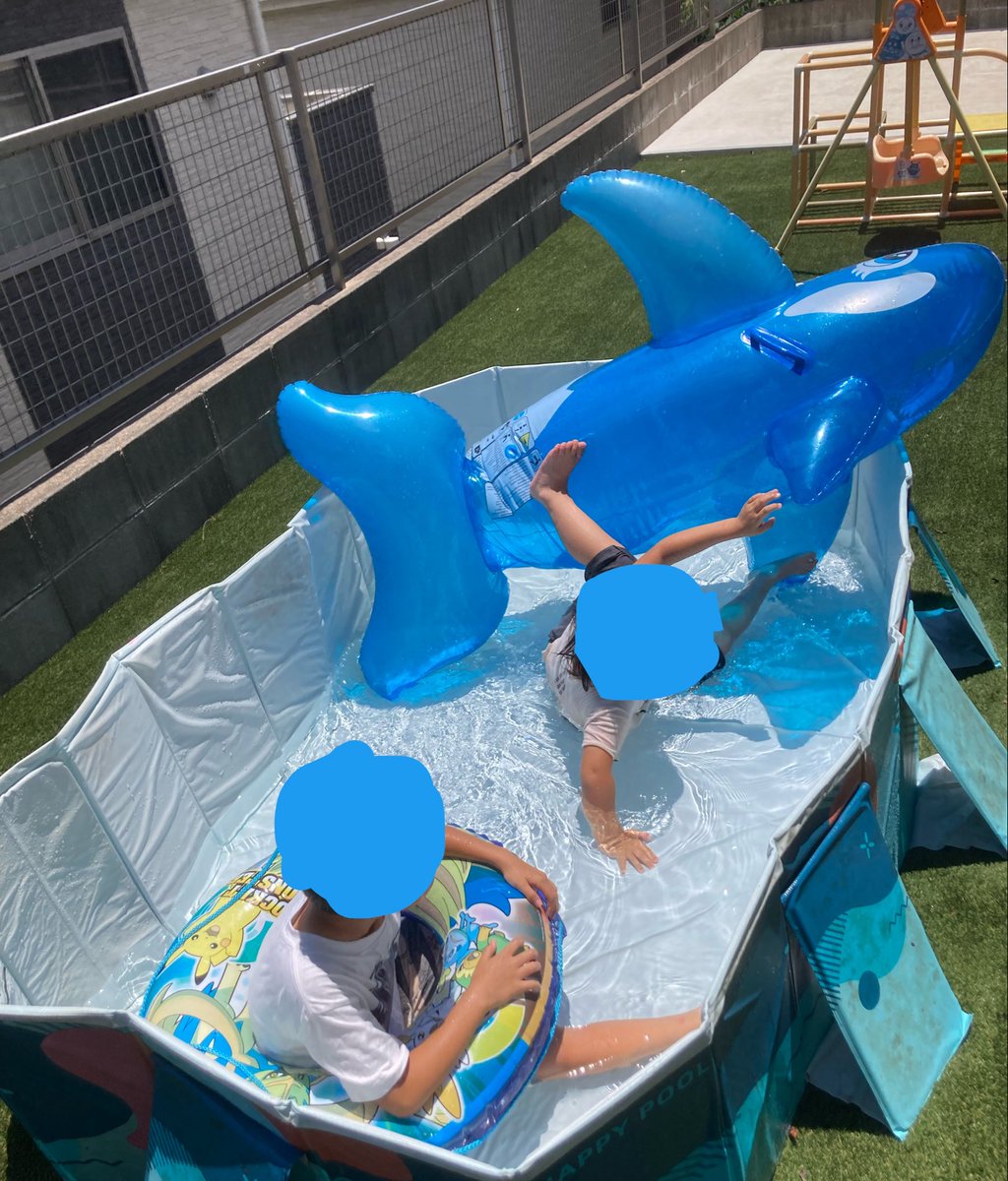 cdpbcuzn's tweet photo. 流石に夏過ぎるためプール解禁 https://t.co/ovo0MwiiAg