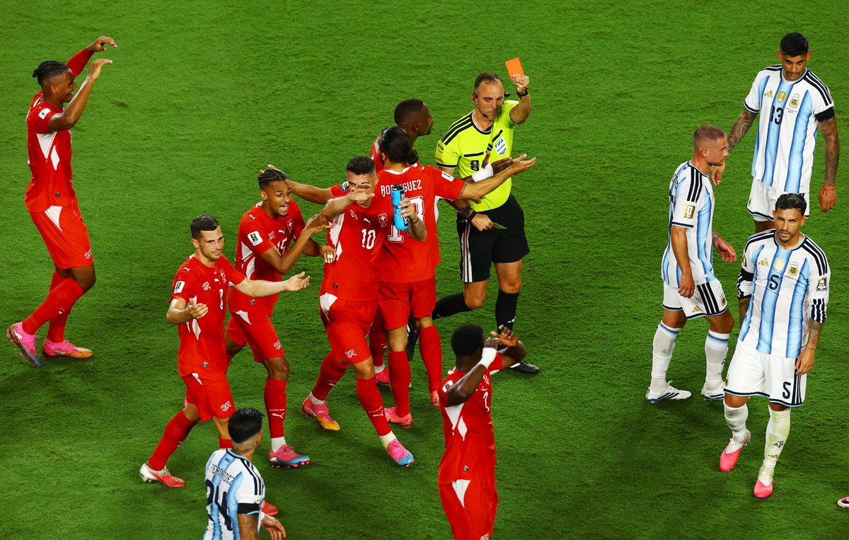HihQualit's tweet photo. Red Card to Breel Embolo 🔴
#FIFAWorldCup | #ARGSUI | https://t.co/nfLWXFByFD