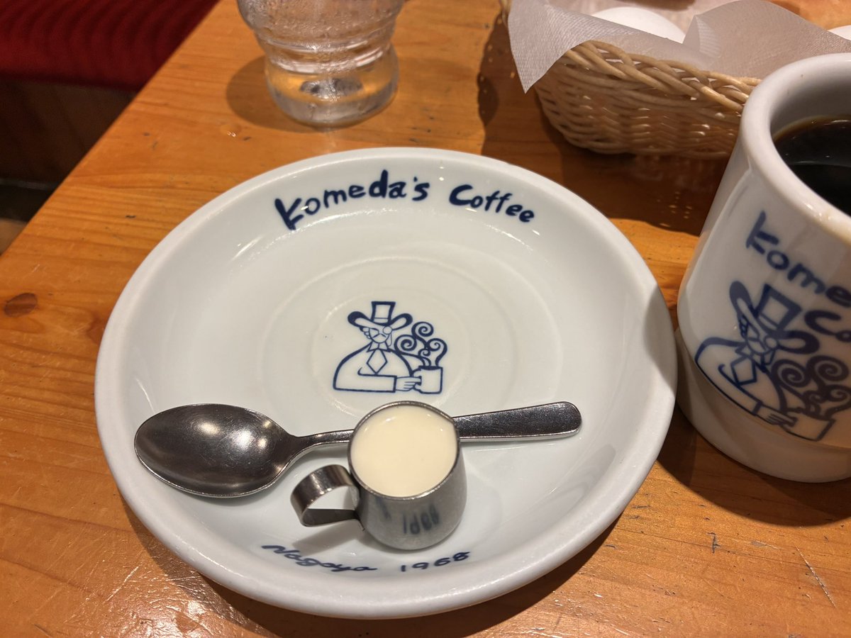 passincat's tweet photo. コメダ珈琲の器ってシンプルにかっこいい https://t.co/QH77dGKOX0