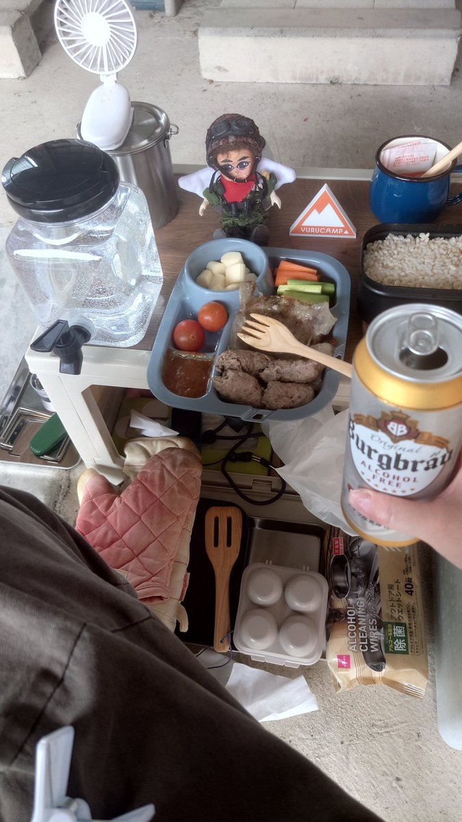 Ranko_Enseki's tweet photo. ソーセージイイ感じに焼けた💡
いただきまーす🎵🍺✨

ライスペーパーは見事にはがれた(笑) https://t.co/9z6ITtr3NA