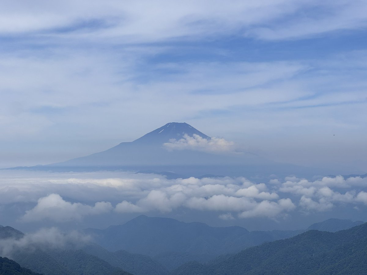 aritaka_u's tweet photo. 丹沢バカ尾根からヤビツ峠まで走ってきました。
ダメージが残ってしまい横浜月例はおやすみです。

https://t.co/hinFMhQhQz https://t.co/meaSmXrumo