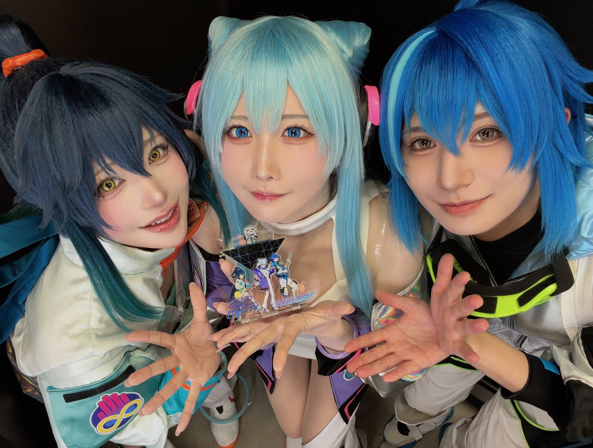 モンソニ！ ライブカットアクリルスタンド Vol.2 B」は、ライブシーン