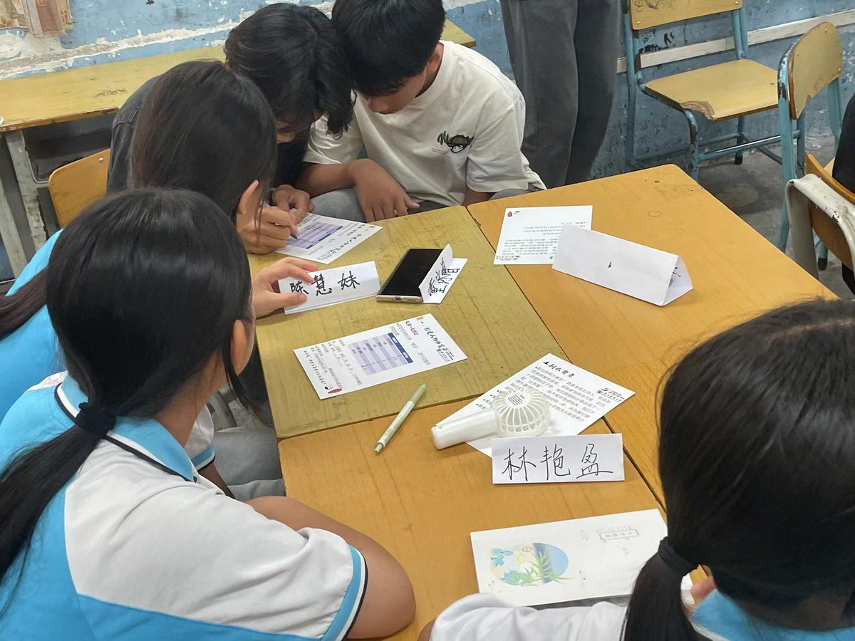 ScholzMathias's tweet photo. Great progress with our group project today! Brainstorming, dividing tasks, and supporting each other – that’s how we get things done together.  #Teamwork #ProjectSuccess https://t.co/w0GMldh2zk