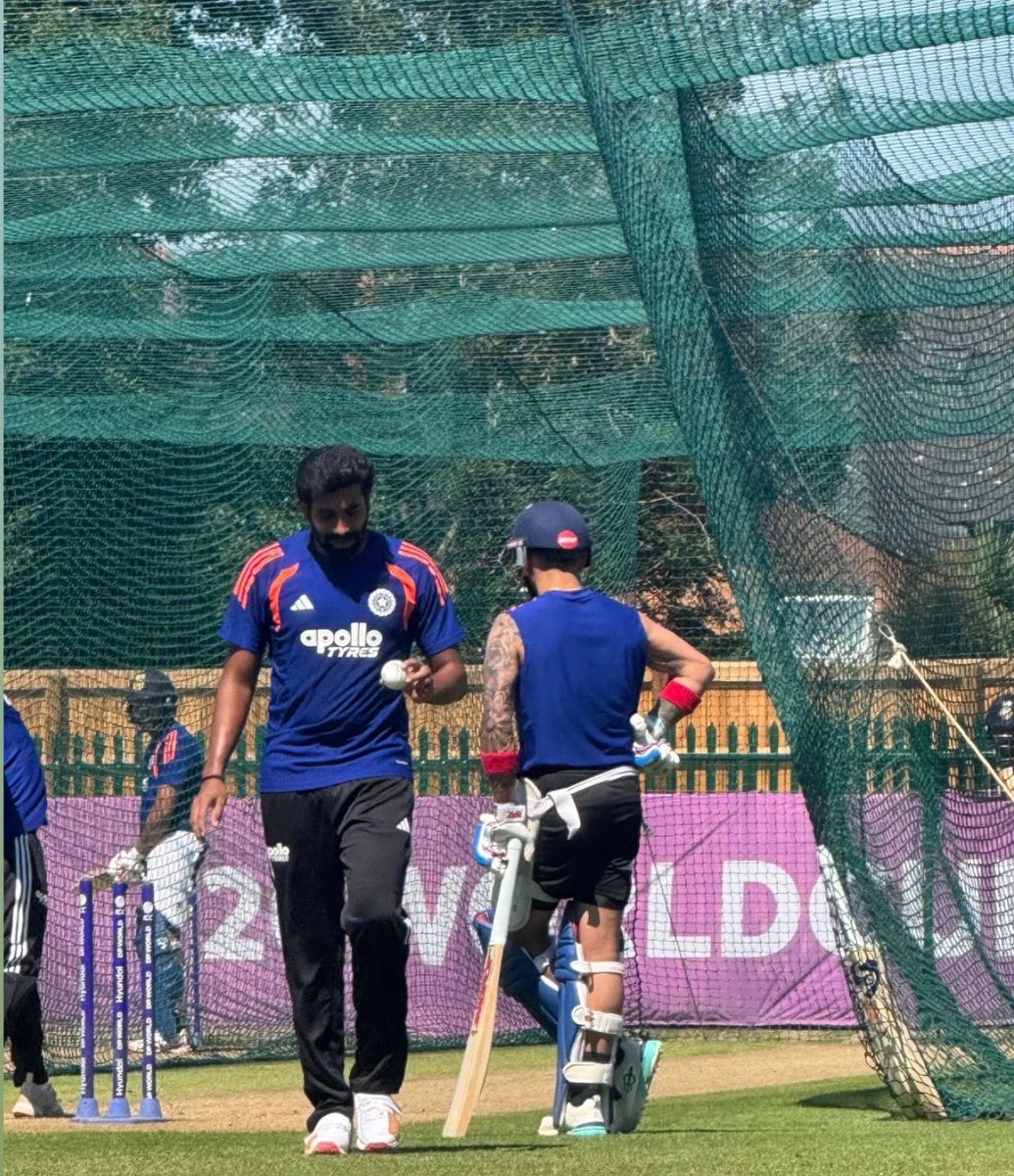 rushiii_12's tweet photo. After 968 days, Rohit Sharma, Virat Kohli, and Jasprit Bumrah are finally back together in the ODI team.🥹🇮🇳 https://t.co/xUpM1oujHx