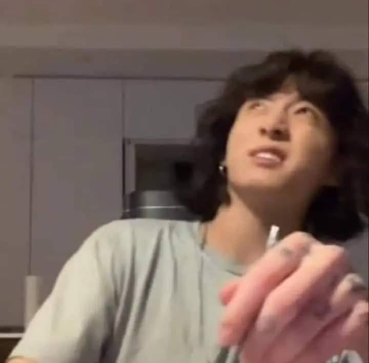 MINIMONI3000's tweet photo. @moonxscoldplay https://t.co/s25d4z6pyo