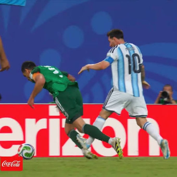 PedroBDonoso's tweet photo. @DAZN_ES Primera vez en la historia que se usa el VAR para esto, aqui estuvo apagado. https://t.co/NAOvZhZUKH