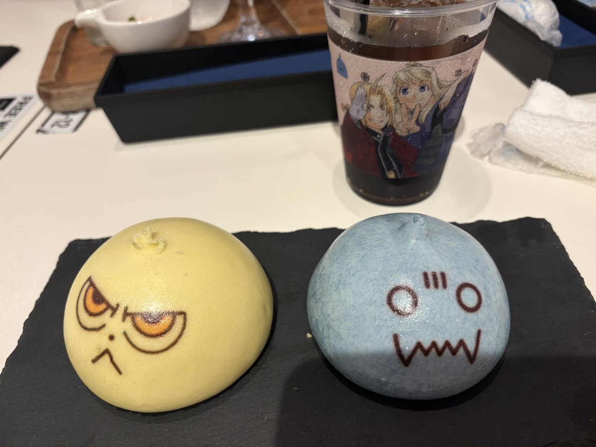coconiko2525's tweet photo. square ENIX カフェ

鋼の錬金術師目的できたのに
スライム頼み出すオタク笑

スライムはデフォルトが3匹

2匹追加してみた笑笑 https://t.co/rZ7p9JMOWa