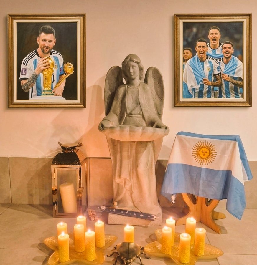 ArmasGiorgio's tweet photo. Cómo en todos los partidos! Este es el momento justo de compartir nuestra energía y orar. No me dejes solo. 🙏🇦🇷✨ https://t.co/w9KHEGFHiv