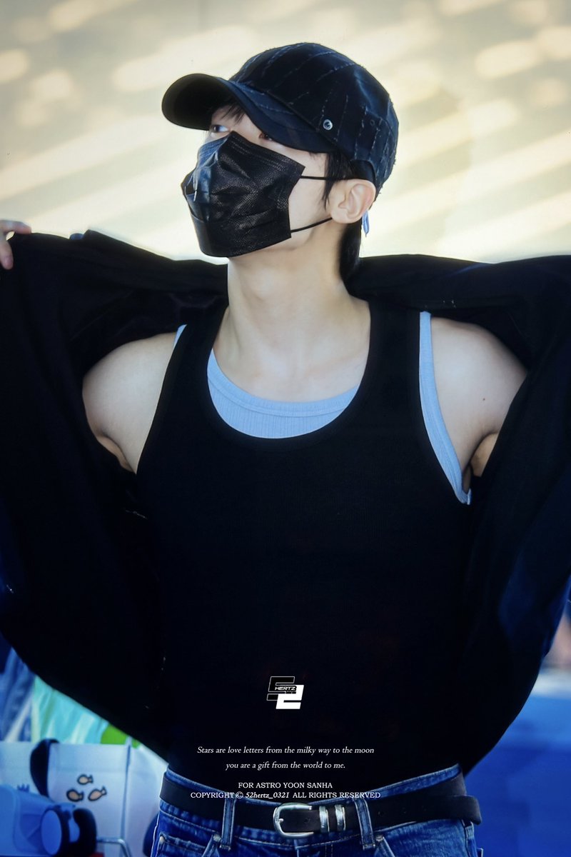 sanhathinker's tweet photo. late to the party but HOLY SHIT HE LOOKS SO GOODDDD 🫦 #윤산하 https://t.co/1EeOdjd4LO