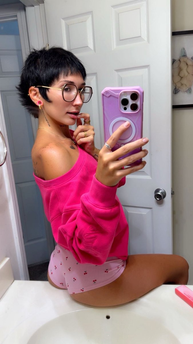imhannahshea's tweet photo. 🌙 https://t.co/GLKZga9afZ
