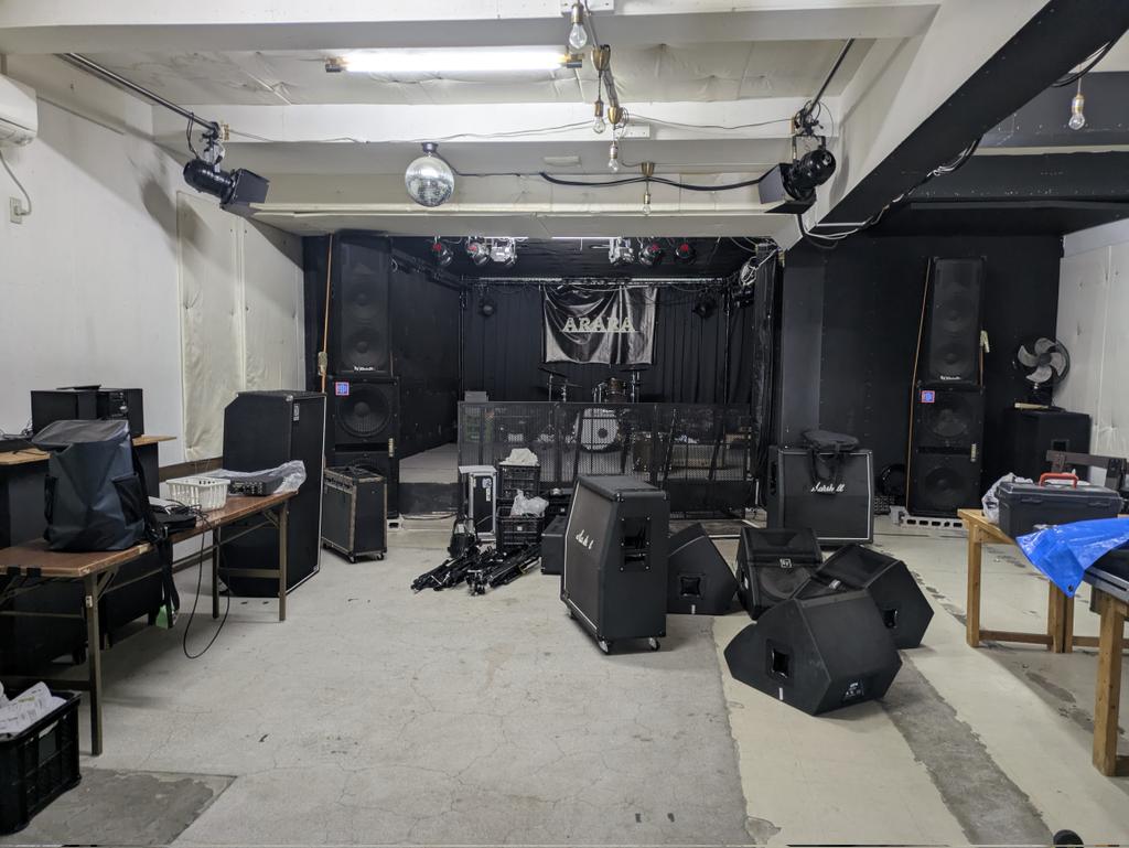 PVMR79's tweet photo. 急ピッチで復旧してます。皆様お疲れ様。でも今日ARARAに無料で入れるわけ。こんなチャンス滅多に無いので皆様是非！！ライブハウス体験どうぞ。 https://t.co/BVGynvNZZz