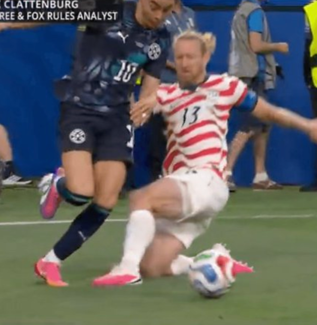 TouchlineX's tweet photo. 🚨 𝗡𝗘𝗪: The VAR had already dealt with a similar situation to the Paredes - Embolo one at this World Cup during USA vs. Paraguay... It's called 'mistaken identity':

• Tim Ream was initially booked for a supposed foul on Miguel Almirón. However, after the free-kick had been taken, referee Danny Makkelie was sent to the monitor.

• Makkelie overturned the decision, rescinded Ream’s yellow card and instead booked Almirón for diving, the first VAR intervention for mistaken identity at a World Cup.

• The same thing has now happened in Argentina vs. Switzerland as Leandro Paredes was initially shown a yellow card for a challenge on Breel Embolo, but the VAR spotted that Embolo had dived

• Then, Paredes’ booking was overturned, while Embolo was shown a yellow card... Because it was Embolo’s second booking, he was sent off.